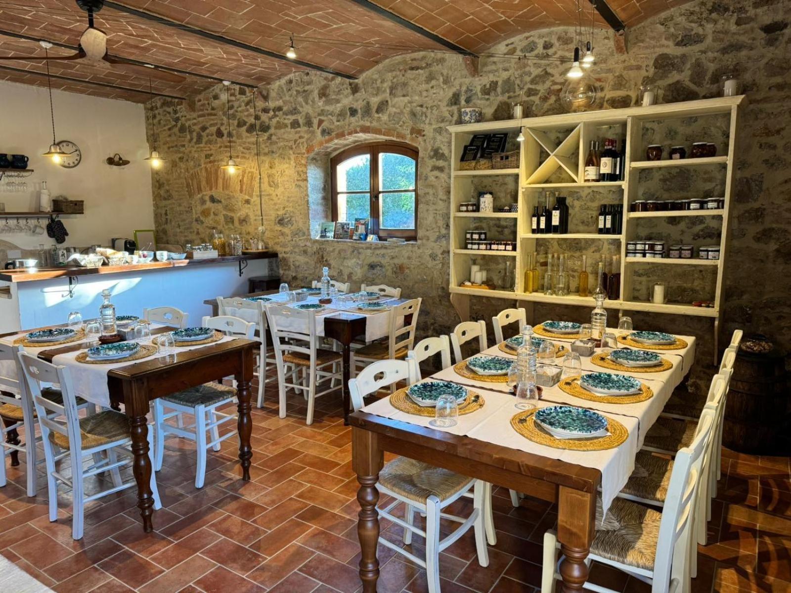 Agriturismo La Peschiera Casole dʼElsa Esterno foto